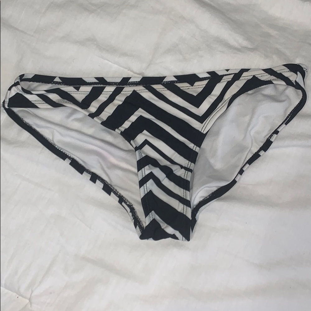 OP black and white chevron bikini bottoms